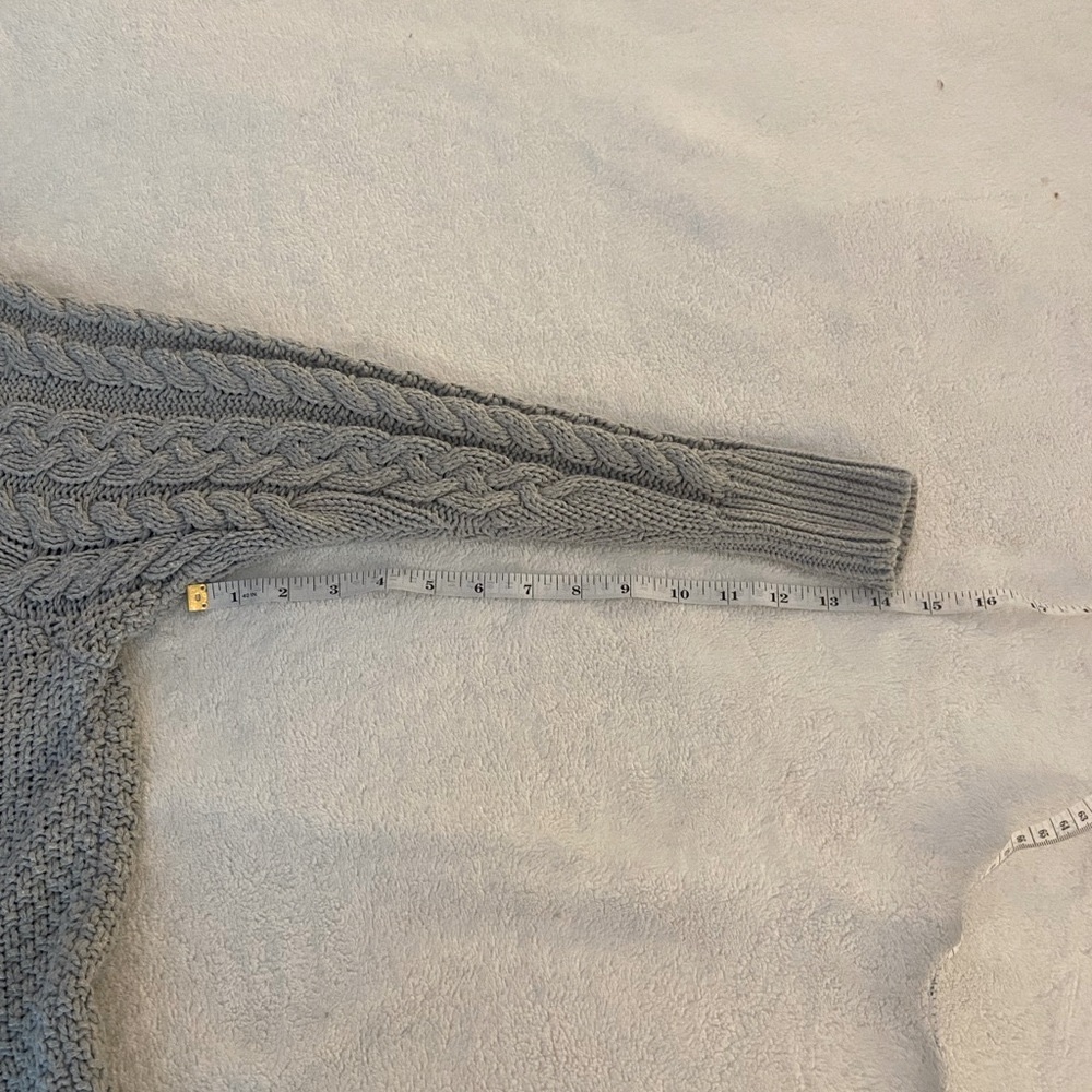 Aerie Gray Cable Knit Women's Sweater - Picture 3 of 8